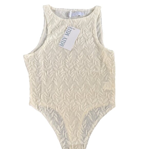 MUY MUY Ivory Textured Sleeveless Bodysuit - Size M - NWT - Picture 1 of 7